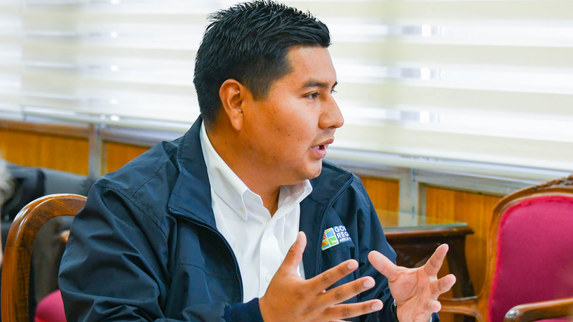 Foto gobernador presupuesto.png